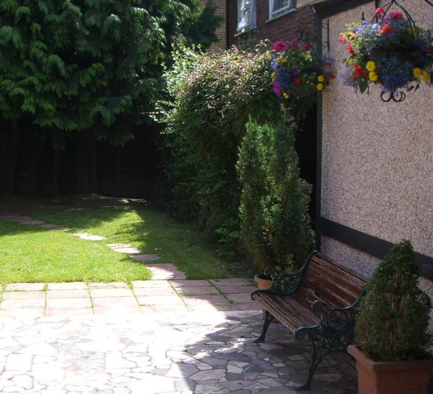 Kings Paget Hotel West Drayton  Екстер'єр фото