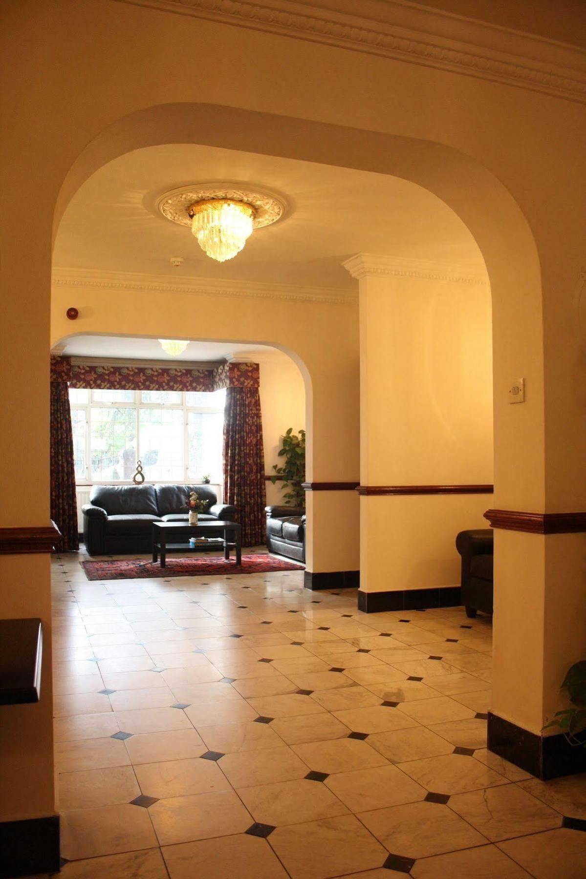 Kings Paget Hotel West Drayton  Екстер'єр фото