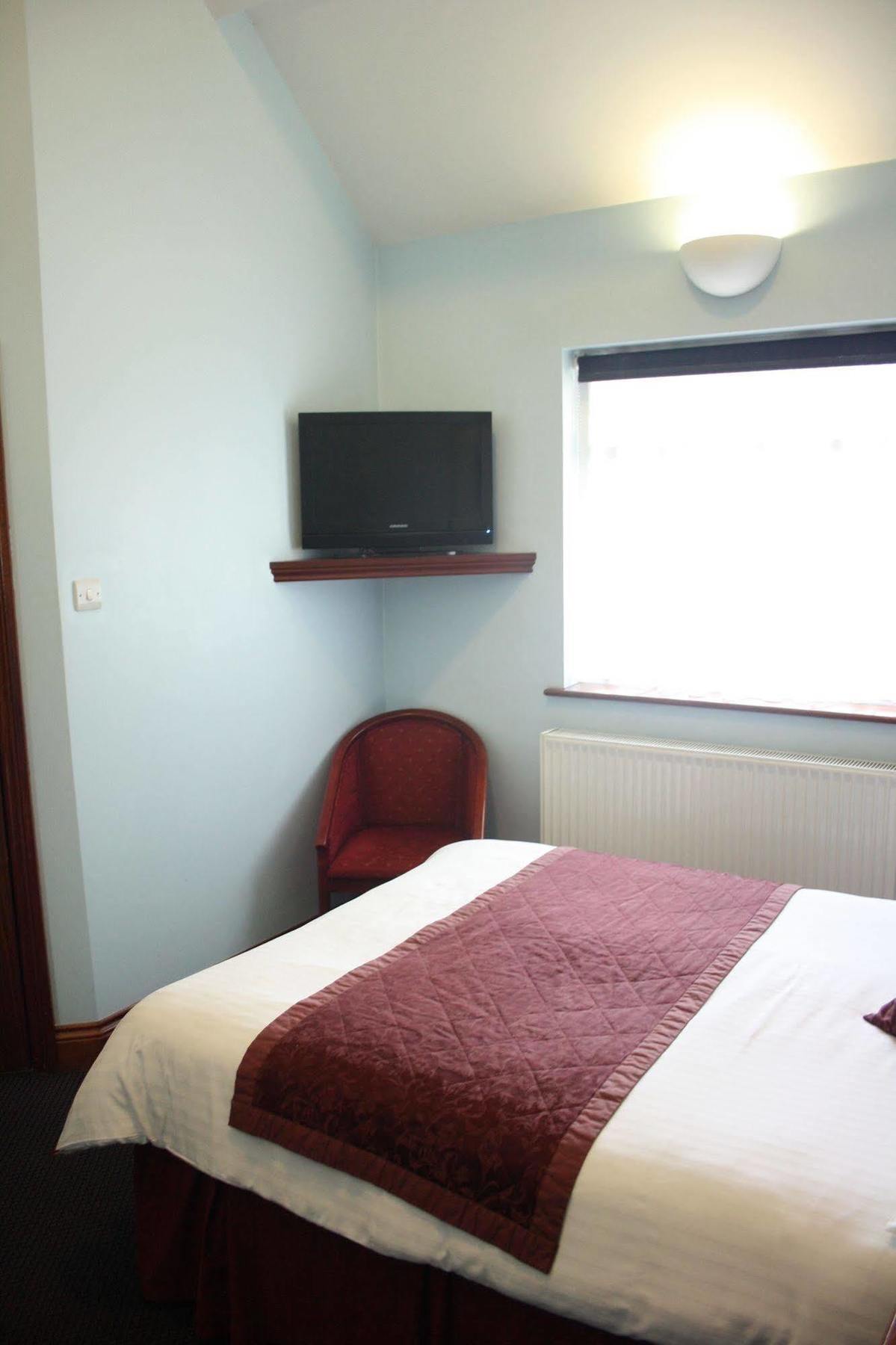 Kings Paget Hotel West Drayton  Екстер'єр фото
