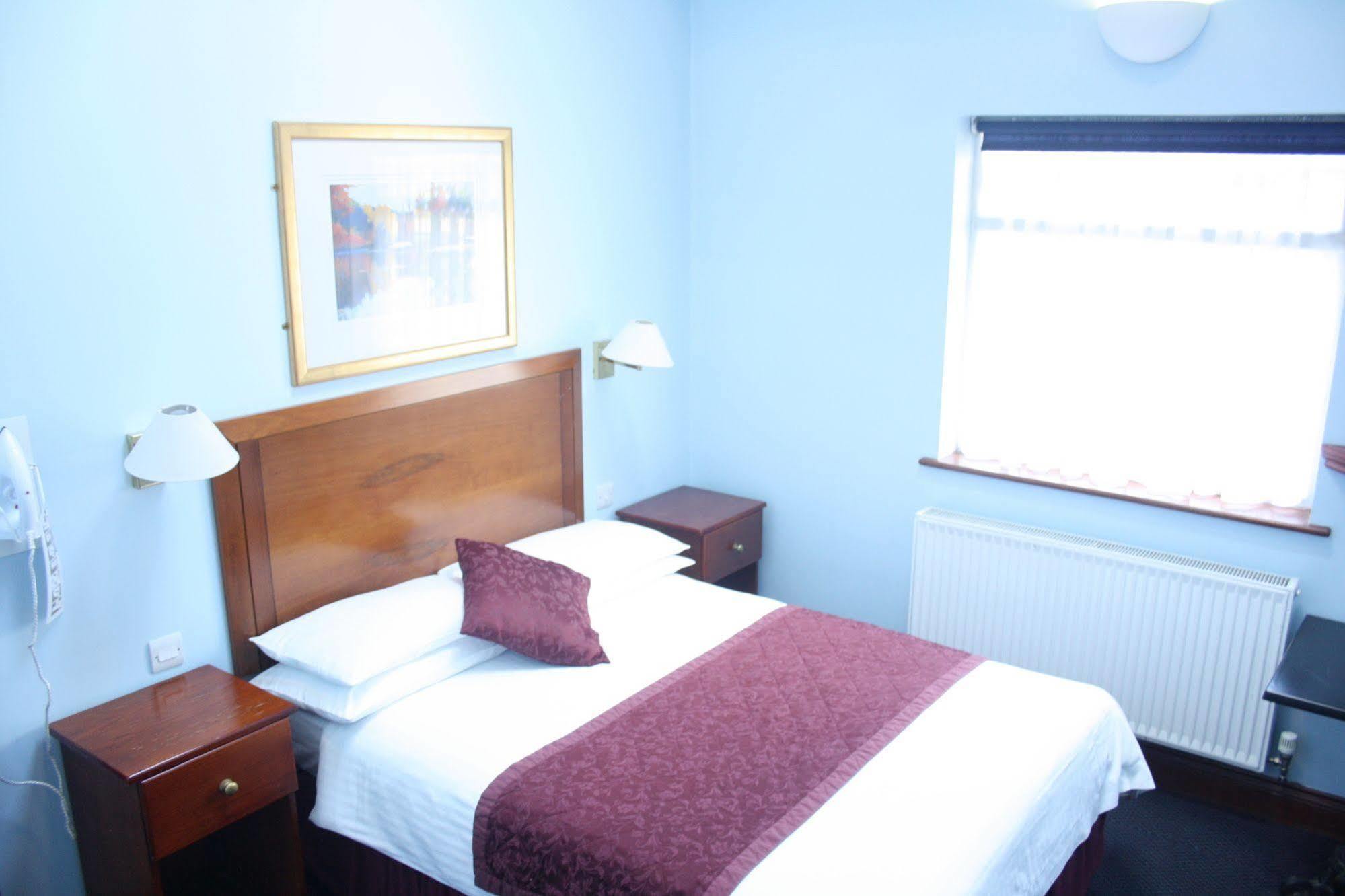 Kings Paget Hotel West Drayton  Екстер'єр фото