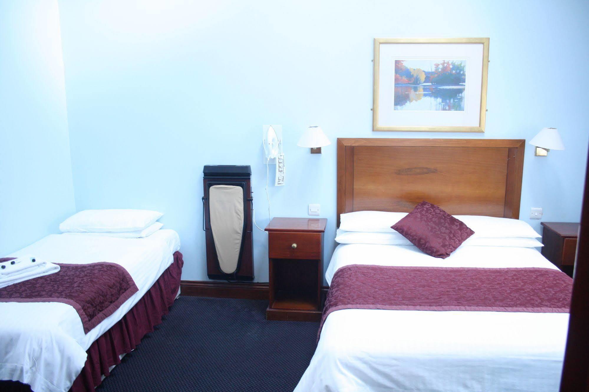 Kings Paget Hotel West Drayton  Екстер'єр фото