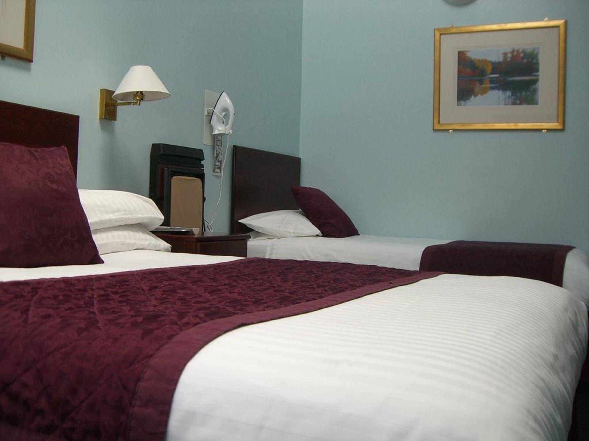 Kings Paget Hotel West Drayton  Екстер'єр фото