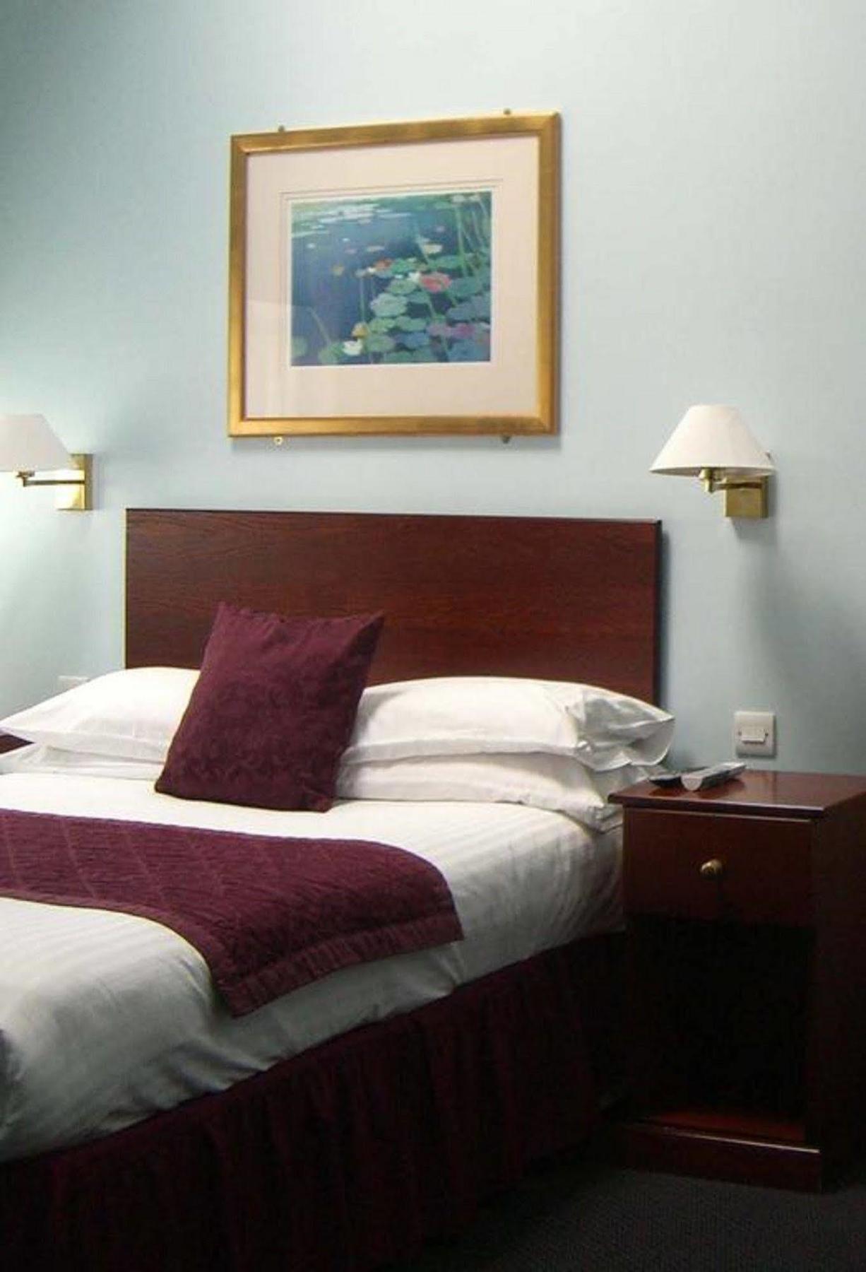 Kings Paget Hotel West Drayton  Екстер'єр фото
